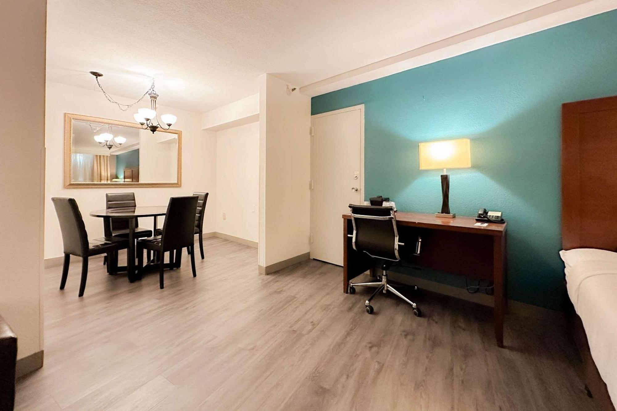 Comfort Inn & Suites Kissimmee By The Parks Four Corners Exteriér fotografie